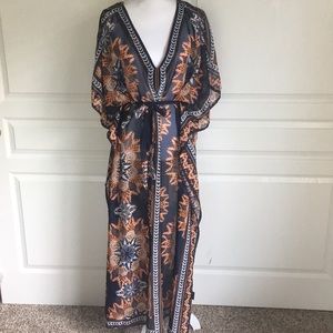 BEAUTIFUL NWT H&M Swim Coverup. XS/S